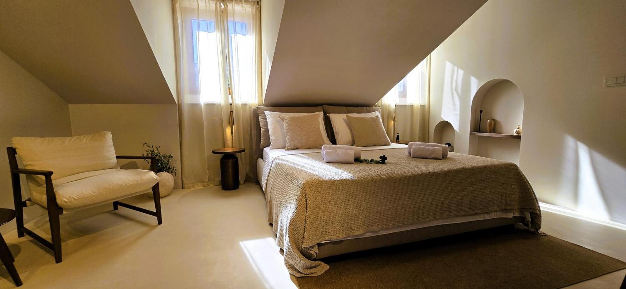 C A S A B E A S T Bed & Breakfast